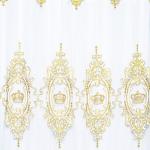 Вуаль в классическом стиле поистине королевская! За основу взята корона. Сочетание аппликации из белого бархата и вышивка золотой нитью.